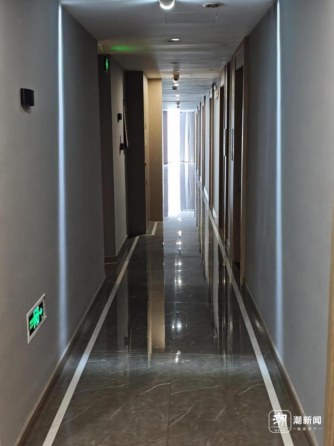 賭馬：女子入住安徽蚌埠一高端酒店，凌晨却在房间内遭男子强制猥亵，当事人：男子从前台获取房门卡